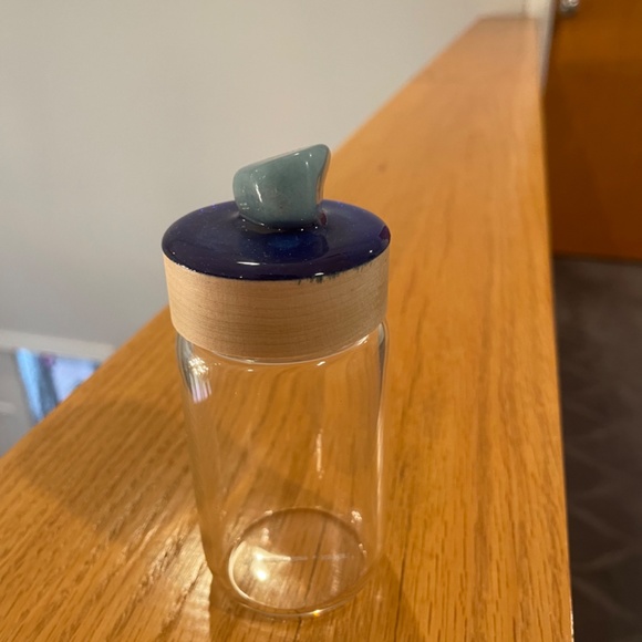 Spice jar with resin art and crystal - Picture 2 of 3